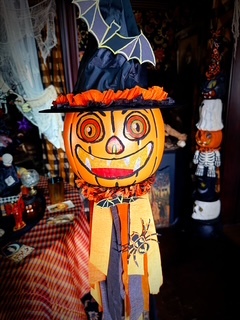Crafts in a Haunted House: A 6-Part Vintage Halloween Workshop Series image
